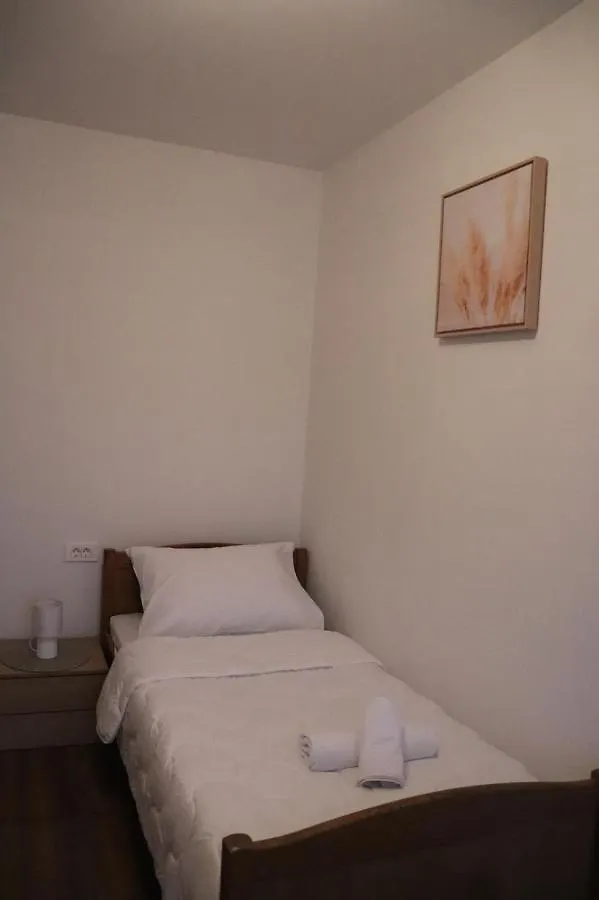 Apartment Evergreen Split