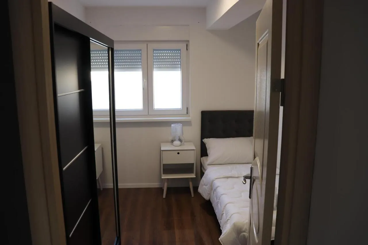 Apartment Evergreen Split
